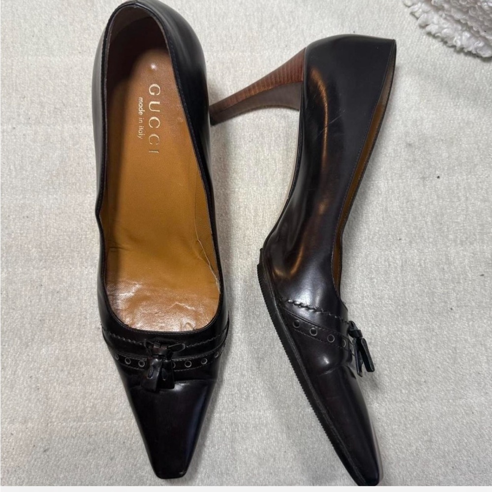 Gucci brown Leather Heels with tassel Accents